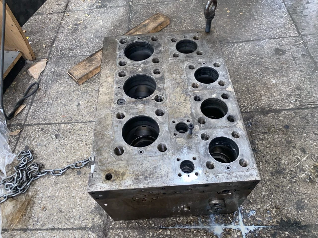hydraulic-block-damaged بلوک یک شیر هیدرولیک صنایع چوب و ام دی اف و نئوپان